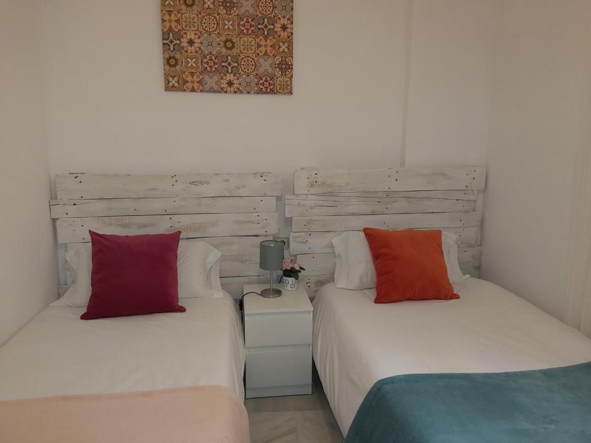 Apartamento San Luis. Plaza De Parking Gratis!!! Севилья Экстерьер фото